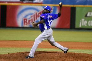 Jairo Asencio empata con Arturo Peña en juegos salvados, Águilas tres en líneas