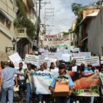 Dominicanos y dominicanas marchan para denunciar crisis hospitalaria y reclamar derecho a la salud