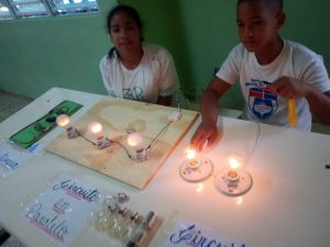 Realizan feria científica y tecnológica en la escuela María Altagracia Franco en Santiago