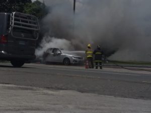 Sé quema carro en estación de gas en Bonao