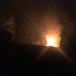 Incendio destruye taller de ebanistería y una casa en Las Cayenas de Santiago