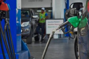 Gobierno bajan hasta RD$7.80 a los combustibles