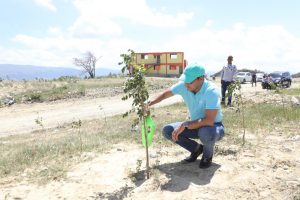 Alcalde Abel Martínez participa de importante jornada de reforestación en Vertedero Rafey