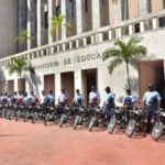 Ministro de Educación entrega 140 motocicletas a la Policía Escolar para favorecer la seguridad de los estudiantes