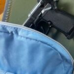 Apresan estudiante con una pistola en una escuela de Santiago