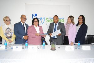 Hospital del SEMMA y la UASD firman convenio de pasantías