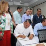 Aspirante a regidor del PLD Francis Hernández inscribe candidatura