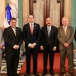 ASECENSA visita al presidente y expresa necesidad del remozamiento del centro histórico de Santiago