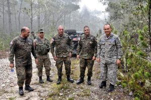 Comandante General de la Fuerza Aérea  participa en recorrido de supervisión fronterizo.