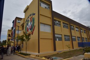 Ministro de Educación, Antonio Peña Mirabal, afirma Danilo Medina ha construido 1,180 centros escolares que aportan 20,203 nuevas aulas al sistema educativo