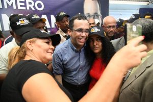 ANDRÉS NAVARRO OFRECERÁ MAYOR APOYO A LA MUJER DOMINICANA PARA GARANTIZAR SU DESARROLLO