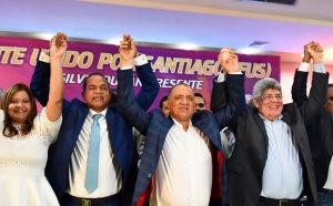 Precandidatos Gonzalo Castillo, Valentín y Rosa reciben masivo apoyo Frente Unido por Santiago