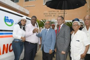 Ministerio de Salud entrega ambulancia  al Centro de Salud Señorita Elupina en Hato Mayor