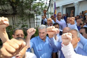 GONZALO CASTILLO VISITA TUMBA DE JUAN BOSCH Y REAFIRMA COMPROMISO DE SER UN DISCÍPULO EJEMPLAR DE SU OBRA